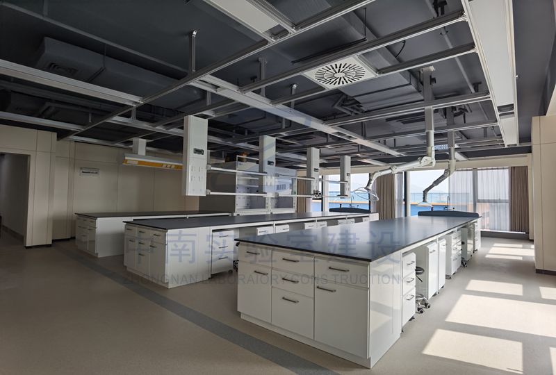 新能源材料实验室的设计、建设与管理实践